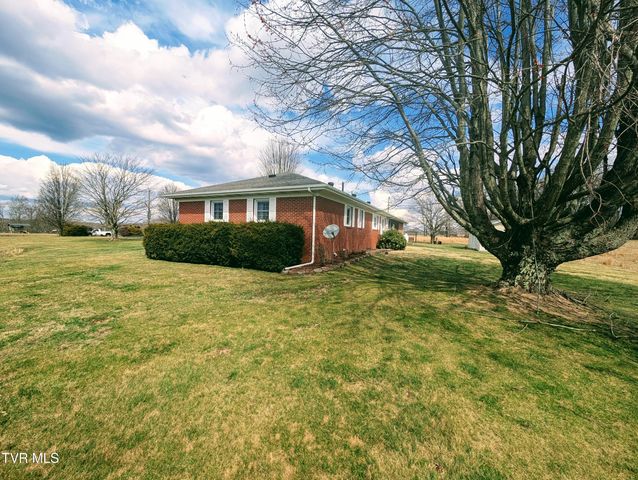 8491 Doctor Ralph Stanley Highway, Coeburn, VA 24230