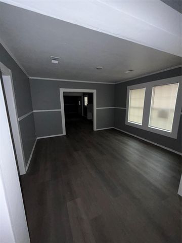 1300 N 8th Street, Baytown, TX 77520