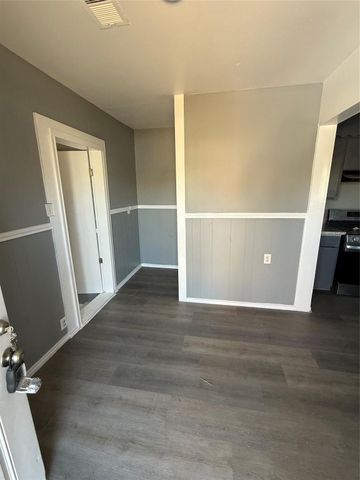 1300 N 8th Street, Baytown, TX 77520