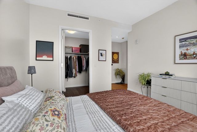 188 Brookline Ave 19B, Boston, MA 02215