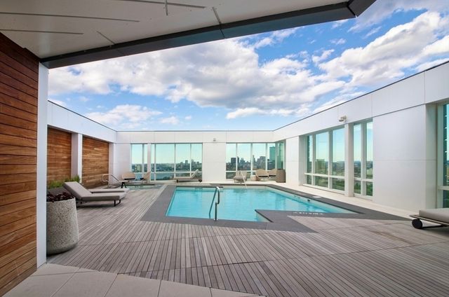 188 Brookline Ave 19B, Boston, MA 02215