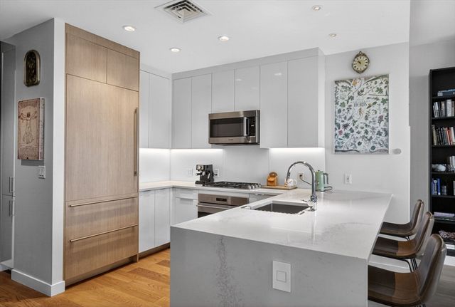 188 Brookline Ave 19B, Boston, MA 02215