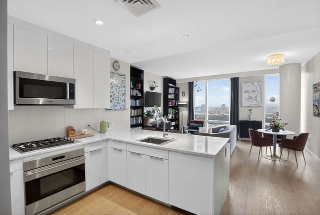 188 Brookline Ave 19B, Boston, MA 02215