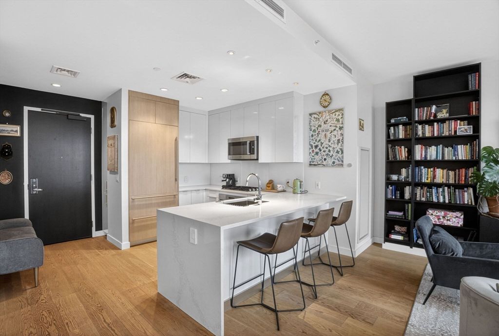 188 Brookline Ave 19B, Boston, MA 02215