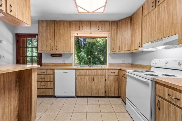 2256 NW 9TH PLACE, Gainesville, FL 32605