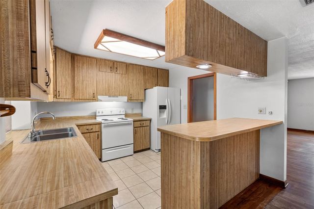 2256 NW 9TH PLACE, Gainesville, FL 32605