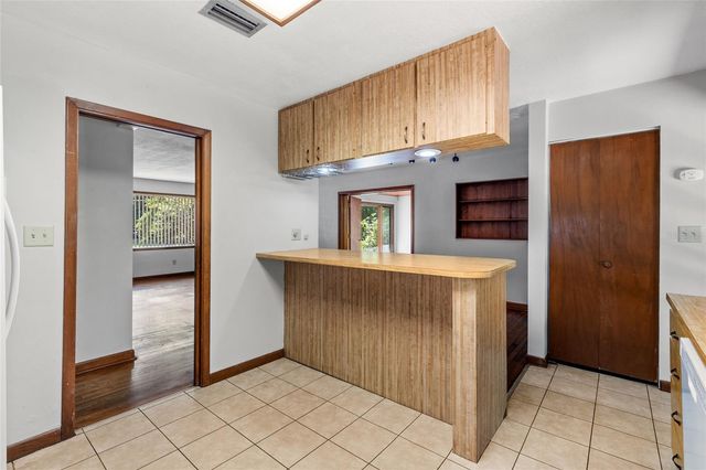 2256 NW 9TH PLACE, Gainesville, FL 32605