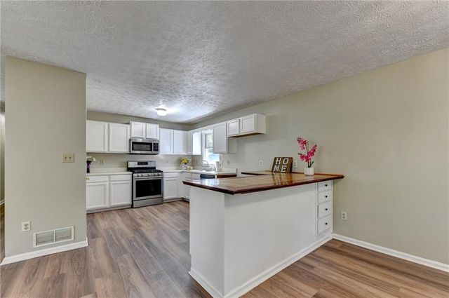 18 Silverthorne Court, Douglasville, GA 30134