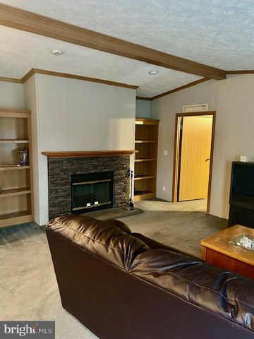 3202 FOXGLOVE LN, Middle River, MD 21220