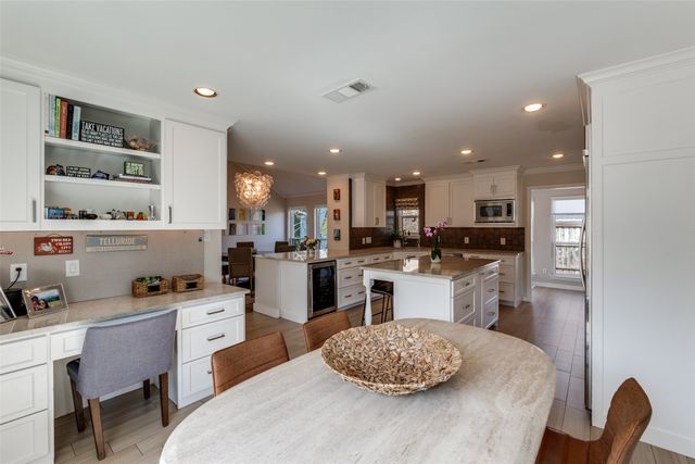 6438 Riverview Lane, Dallas, TX 75248