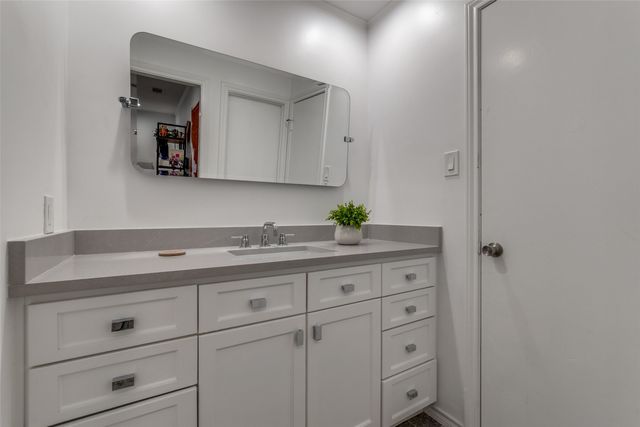 6438 Riverview Lane, Dallas, TX 75248