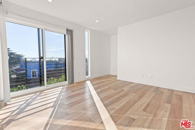 803 N Harvard Boulevard 1, Los Angeles, CA 90029