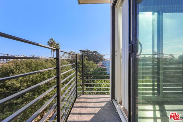 803 N Harvard Boulevard 1, Los Angeles, CA 90029