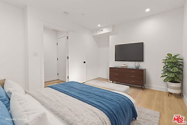 803 N Harvard Boulevard 1, Los Angeles, CA 90029