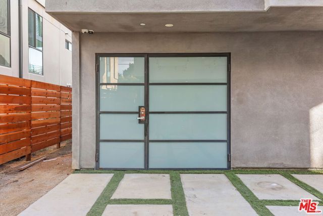 803 N Harvard Boulevard 1, Los Angeles, CA 90029