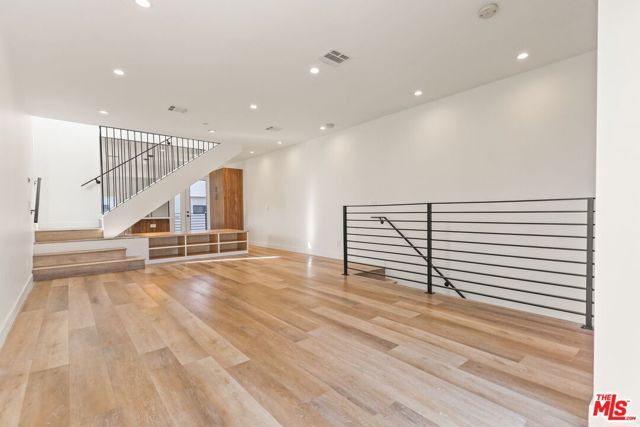 803 N Harvard Boulevard 1, Los Angeles, CA 90029