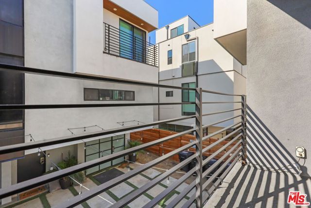 803 N Harvard Boulevard 1, Los Angeles, CA 90029