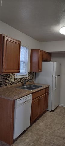 4 Roffman PL, Newport News, VA 23602