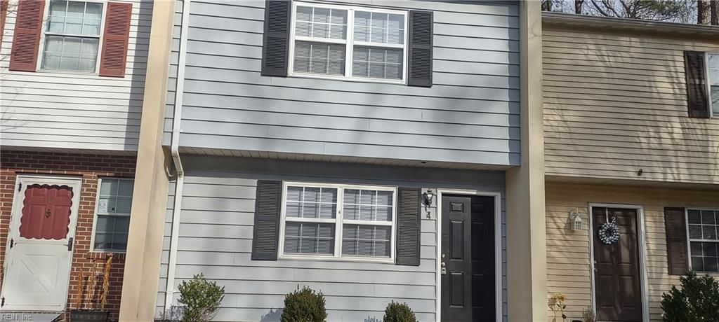 4 Roffman PL, Newport News, VA 23602