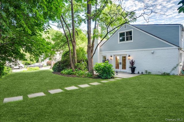 19 Bonnie Way, Larchmont, NY 10538
