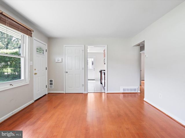5544 HALWIS ST, Alexandria, VA 22303