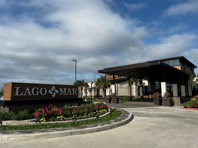 3003 Lago Costa Drive, Texas City, TX 77568