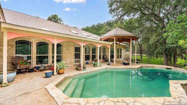 10911 Dedeke, New Braunfels, TX 78132