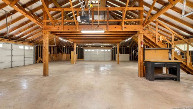 10911 Dedeke, New Braunfels, TX 78132