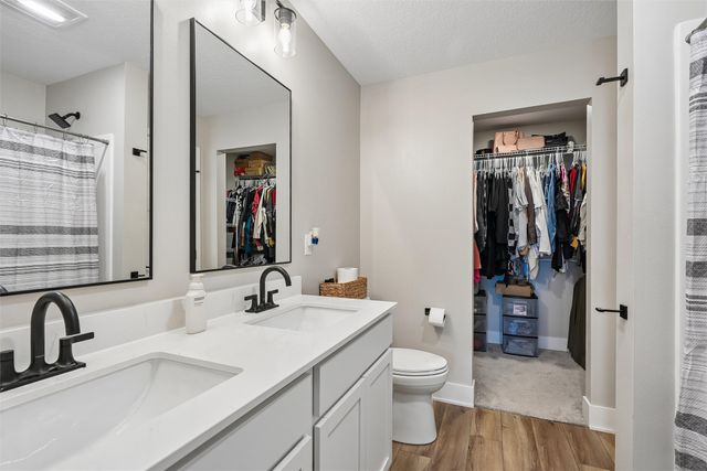 1620 Justice Way, Knoxville, IA 50138