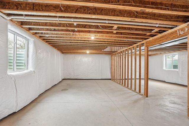 1620 Justice Way, Knoxville, IA 50138