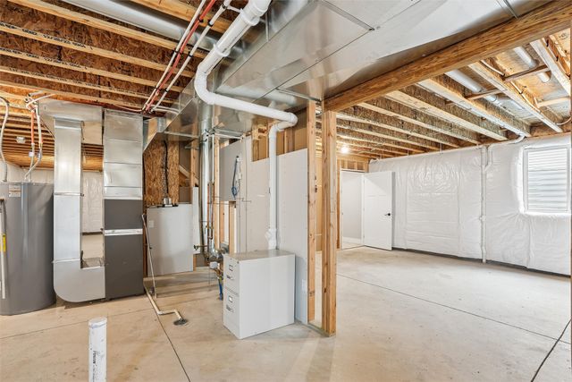 1620 Justice Way, Knoxville, IA 50138