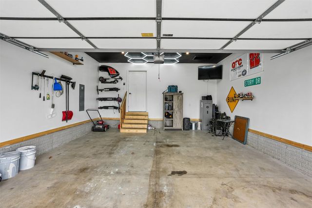 1620 Justice Way, Knoxville, IA 50138