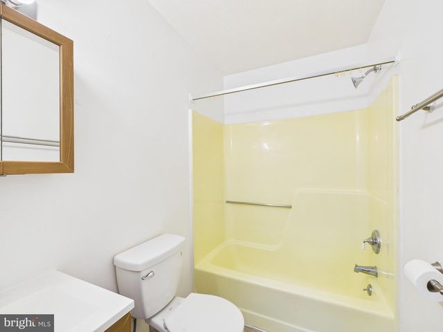 175 SALISBURY RD, Bushkill, PA 18324