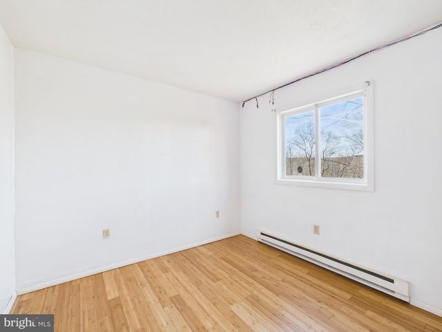 175 SALISBURY RD, Bushkill, PA 18324