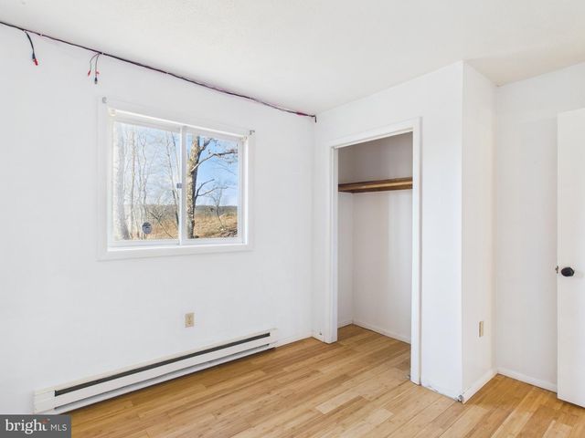 175 SALISBURY RD, Bushkill, PA 18324