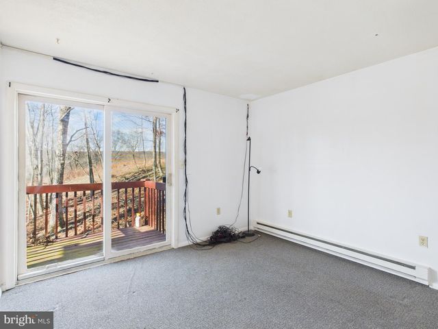 175 SALISBURY RD, Bushkill, PA 18324