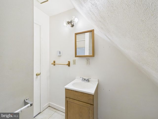 175 SALISBURY RD, Bushkill, PA 18324