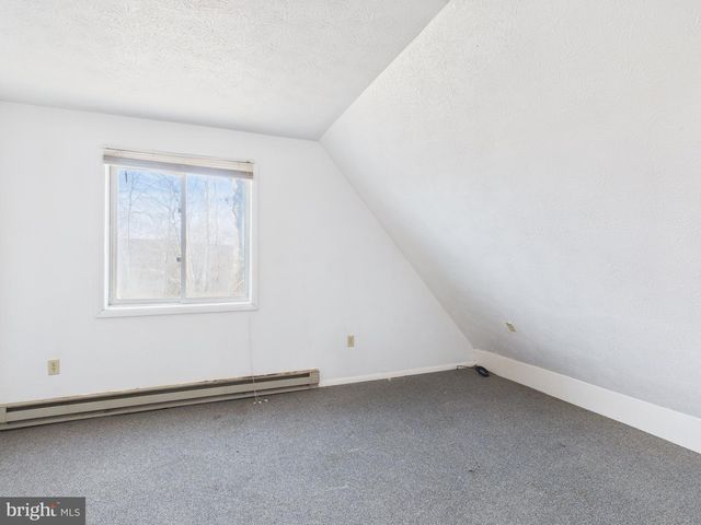 175 SALISBURY RD, Bushkill, PA 18324