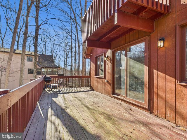 175 SALISBURY RD, Bushkill, PA 18324
