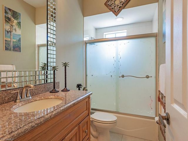 6827 Darby CT, Naples, FL 34104