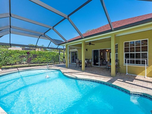 6827 Darby CT, Naples, FL 34104