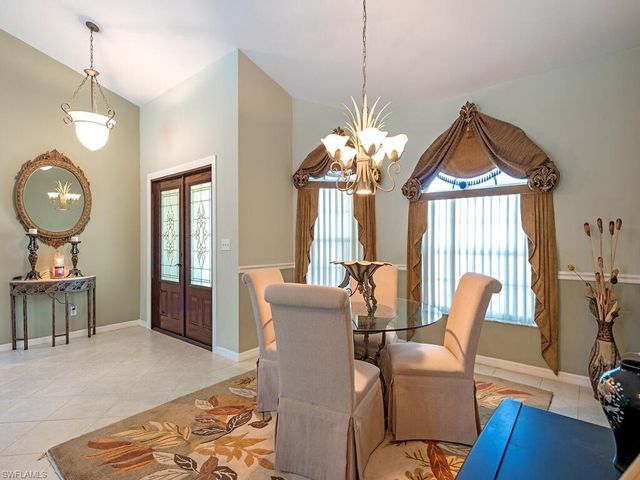 6827 Darby CT, Naples, FL 34104