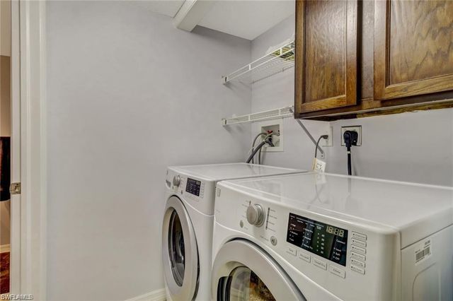 124 Cypress WAY E E5, Naples, FL 34110