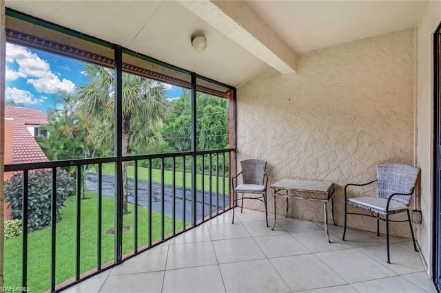 124 Cypress WAY E E5, Naples, FL 34110