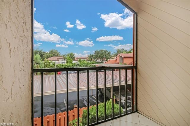 124 Cypress WAY E E5, Naples, FL 34110