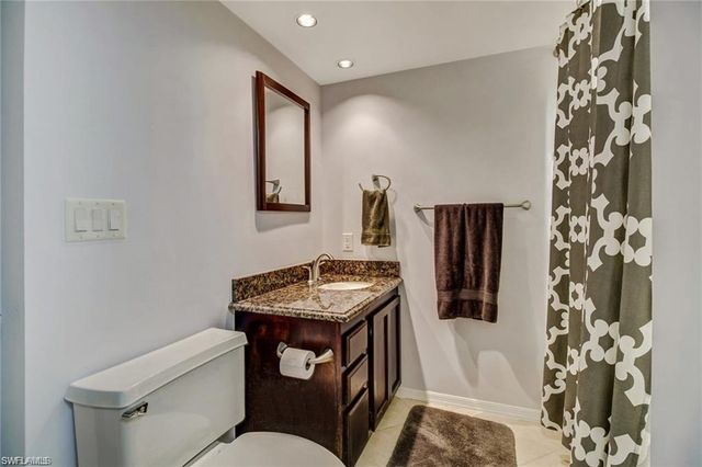124 Cypress WAY E E5, Naples, FL 34110