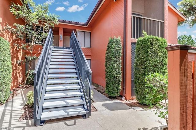 124 Cypress WAY E E5, Naples, FL 34110