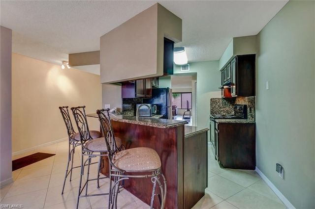 124 Cypress WAY E E5, Naples, FL 34110