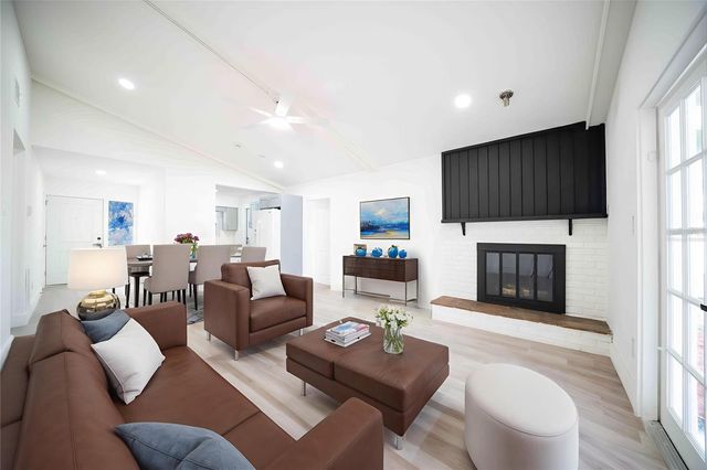 851 76TH AVENUE N, St Petersburg, FL 33702