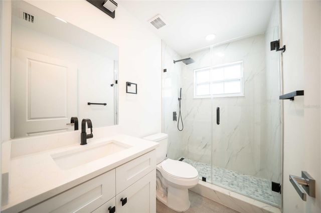 851 76TH AVENUE N, St Petersburg, FL 33702